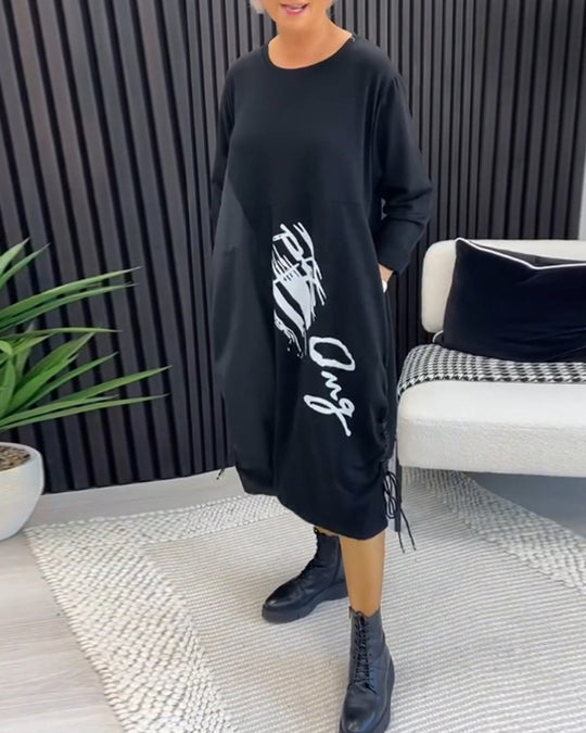 Damen nan lässiges Jerseykleid mit seitlicher Tunnelzug-Raffung, Eingrifftaschen und Statement-Print R&B