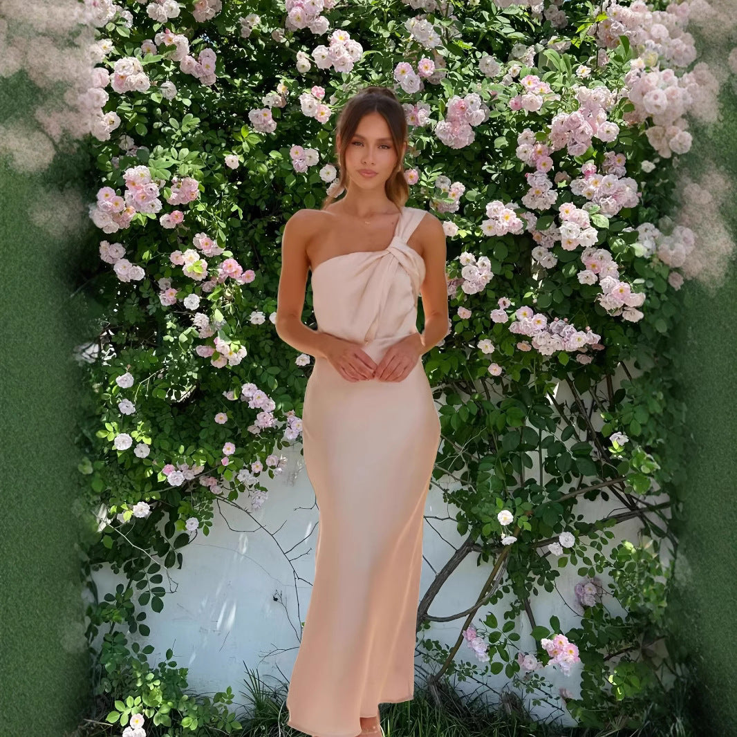 Damen Elegantes Maxikleid mit asymmetrischem Oberteil und schwingendem Saum R&B