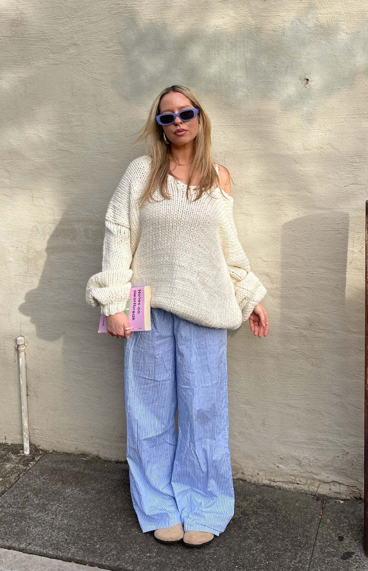 Damen oversized Strickpullover mit offenen Schultern und voluminösen Ärmeln R&B
