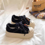 Damen Chunky Plateau-Sneaker mit dekorativen Schnürdetails