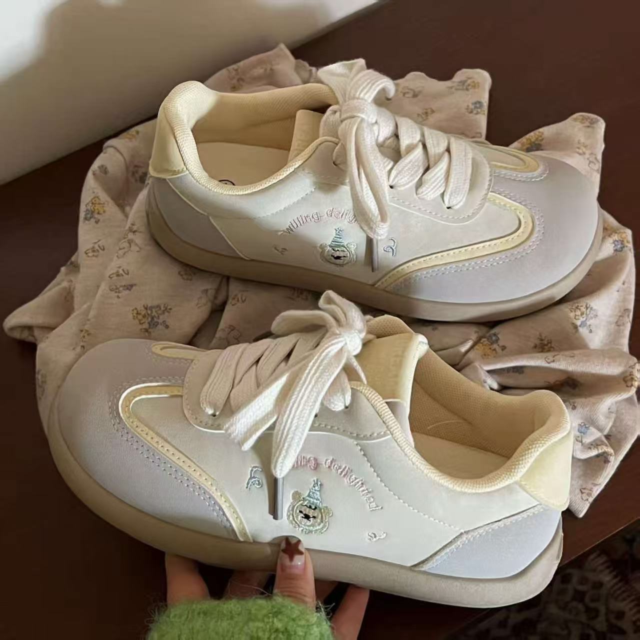 Damen Sportliche Sneakers mit komfortablem Dämpfungssystem und atmungsaktivem Obermaterial R&B