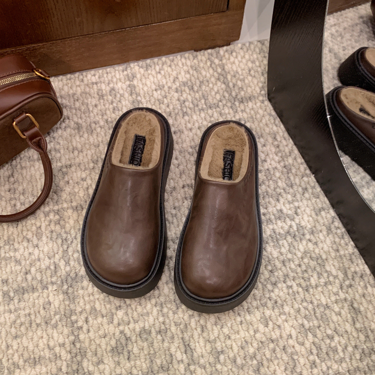 Damen gemütliche Fleece-Clogs mit rutschfester Sohle sowie weichem Kunstfell-Innenfutter R&B