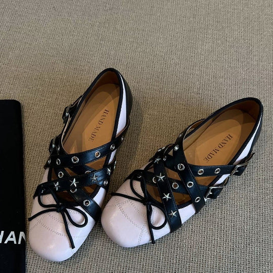 Damen Ballerinas mit modernem Schnürdesign und stilvollen Metallakzenten R&B