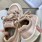 Damen Sneaker mit weichem Satin-Obermaterial und praktischer Schnürung R&B