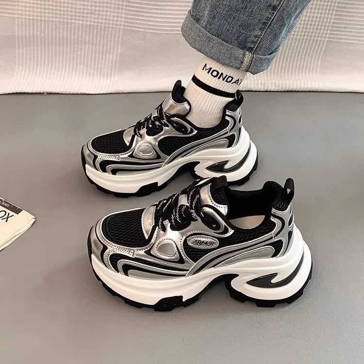 Damen High-Performance Sneakers mit dicker Sohle und reflektierenden Details