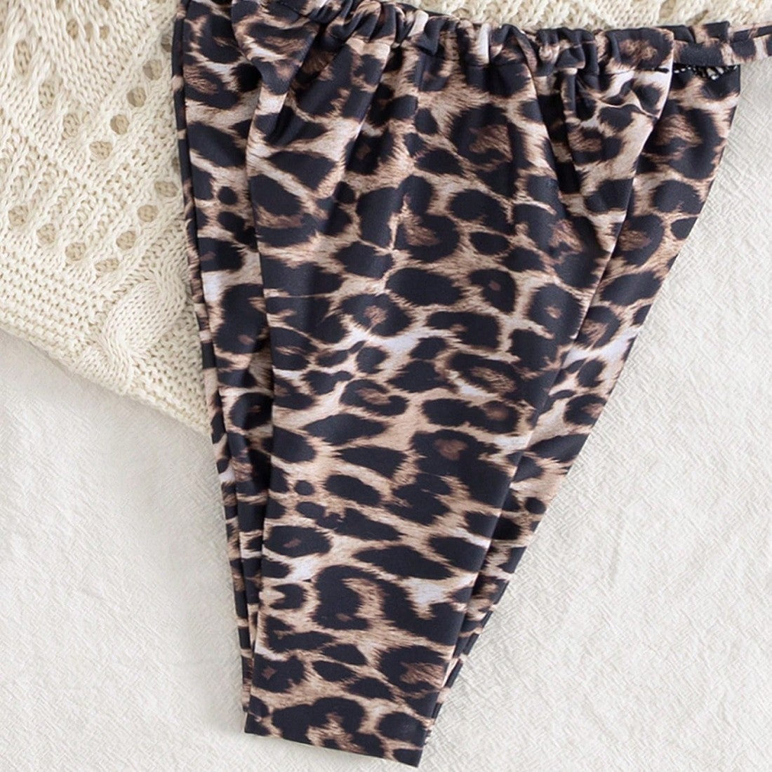 Damen Triangel-Bikini-Set mit Raffungen und Leo-Muster R&B