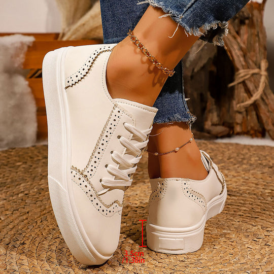 Damen Modische Sneakers mit hochwertigem Wildleder-Obermaterial und stilvollen Details R&B