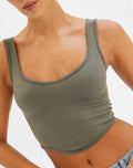 Damen Crop-Top mit feiner Rippstruktur und tiefem Rundhalsausschnitt R&B