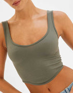 Damen Crop-Top mit feiner Rippstruktur und tiefem Rundhalsausschnitt R&B