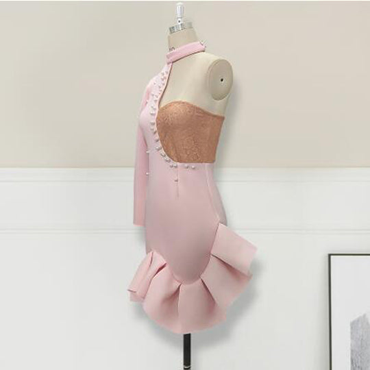 Damen Elegantes Cocktailkleid mit floralen Akzenten und Rüschen R&B