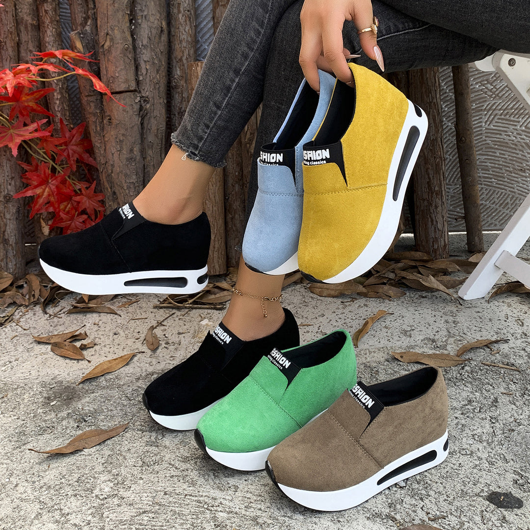 Damen Modische Slip-On Sneakers mit schickem Krokodesign und dämpfendem Fußbett R&B