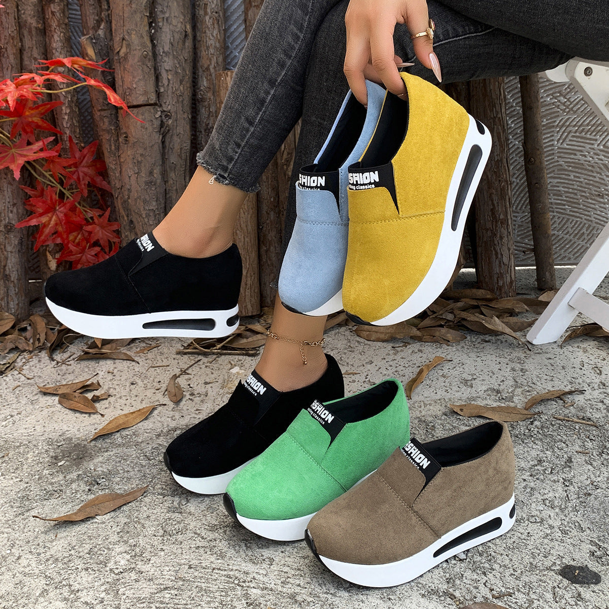 Damen Modische Slip-On Sneakers mit schickem Krokodesign und dämpfendem Fußbett R&B