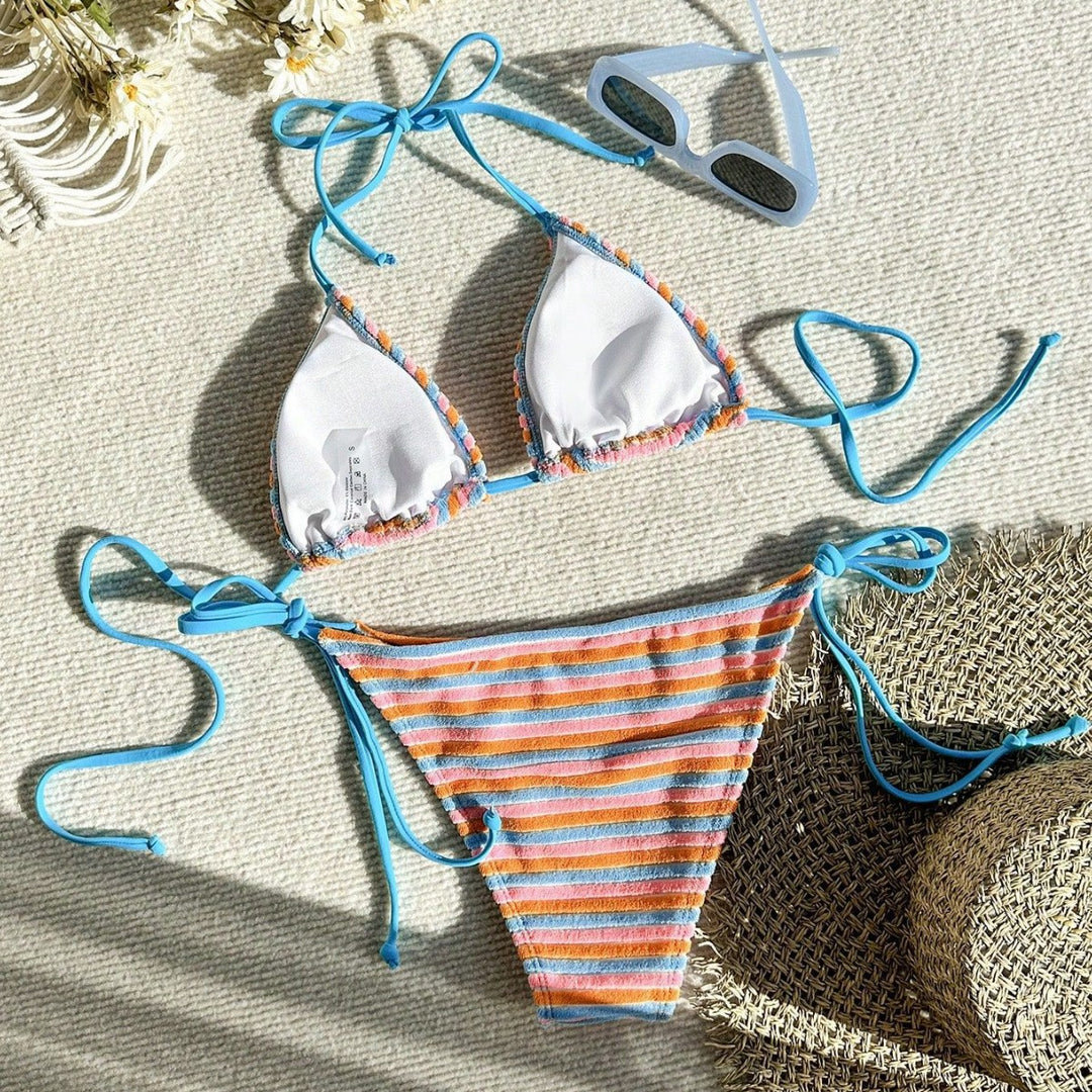 Damen Bikinimodell mit verspieltem Streifenmuster R&B