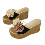 Damen Wedge-Pantoletten mit dekorativer Blumenapplikation und rutschfester Sohle