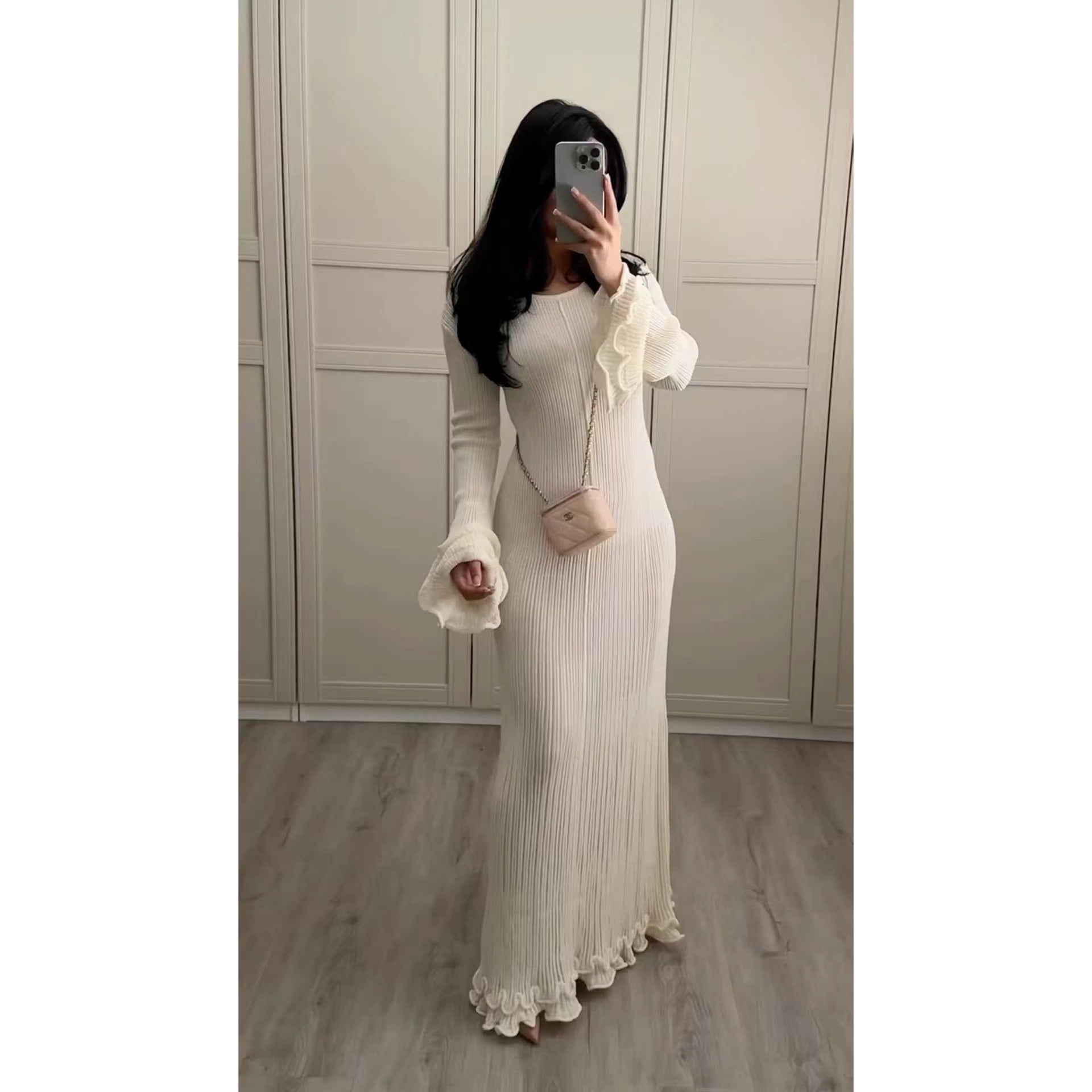Damen Elegantes Strickkleid mit Rüschendetails und langen Ärmeln R&B