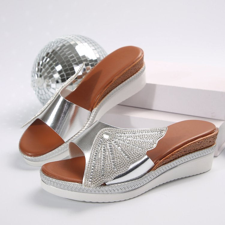 Damen Wedge-Pantoletten mit schimmerndem Strass und glänzendem Obermaterial R&B