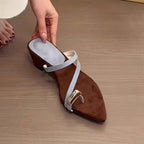 Damen Wedgesandalen mit seitlichem Schnallenakzent und eleganter Riemenkonstruktion R&B