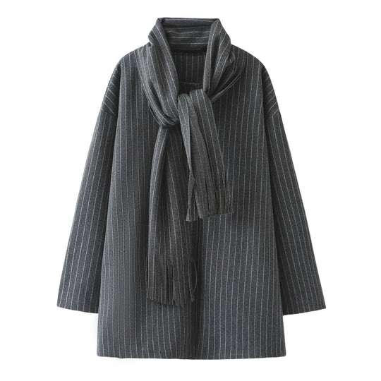 Damen modische Steppjacke mit asymmetrischem Kragen und einem eleganten Schal R&B