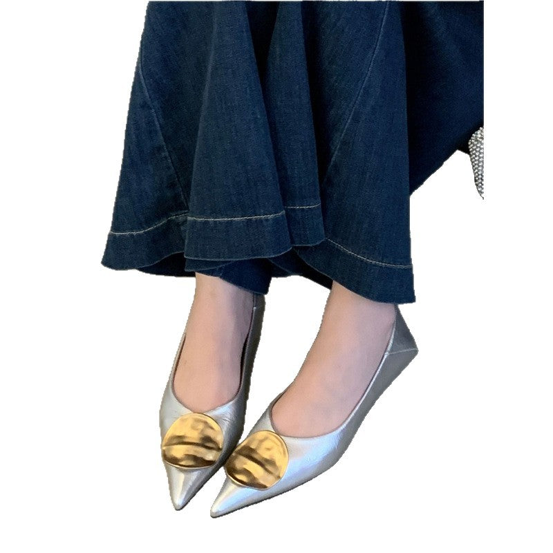 Damen elegante spitze Slipper mit auffälliger Metallapplikation R&B