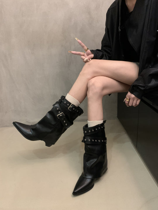 Damen Stiefel mit modischer Schnallenverzierung und schickem Cut-Out R&B