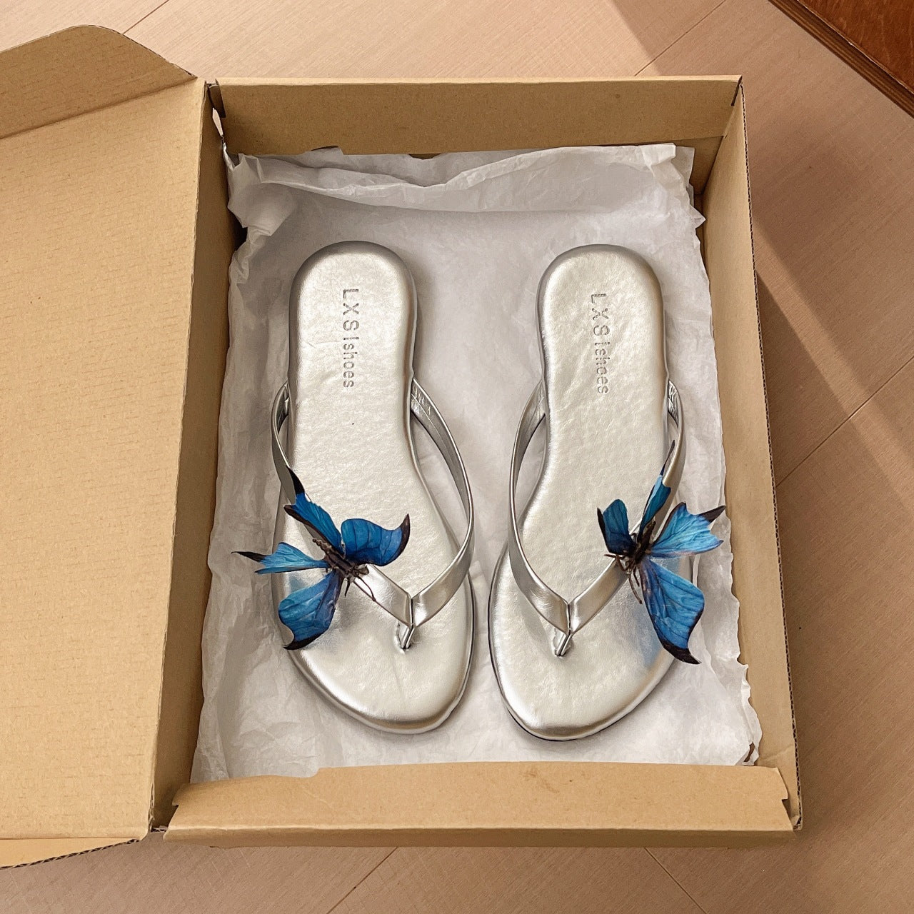 Damen elegante Flip-Flops mit modischen Schmetterlingsapplikationen EB