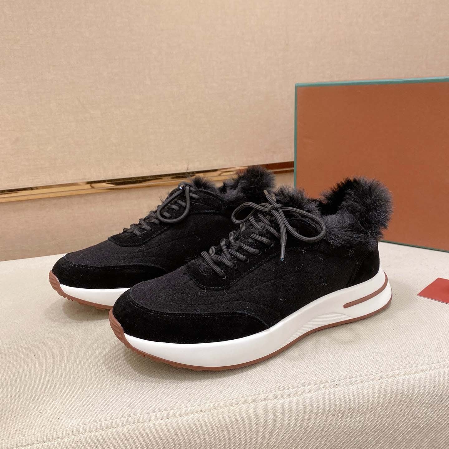 Damen Sportliche Sneakers mit luxuriösem Fellkragen R&B