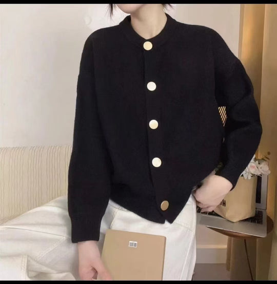 Damen Kuschelige Strickjacke mit großen Knöpfen und elegantem Design R&B