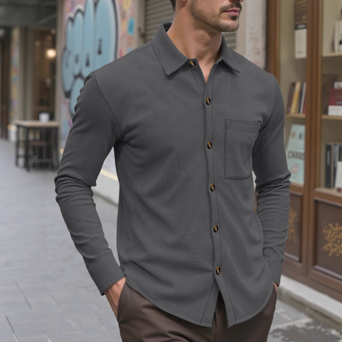 Herren modisches Langarmhemd mit subtiler Struktur und praktischer Brusttasche R&B