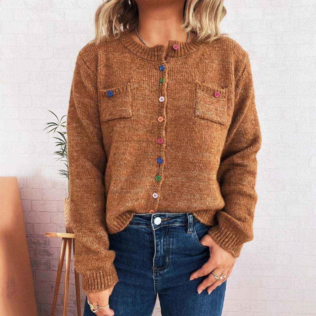 Damen Strickjacke mit bunten Knopfdetails und praktischen Taschen R&B