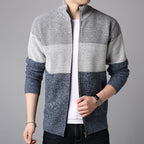 Herren Strickjacke mit hohem Kragen und praktischen Taschen
