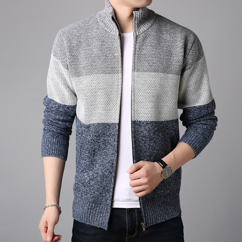 Herren Strickjacke mit hohem Kragen und praktischen Taschen