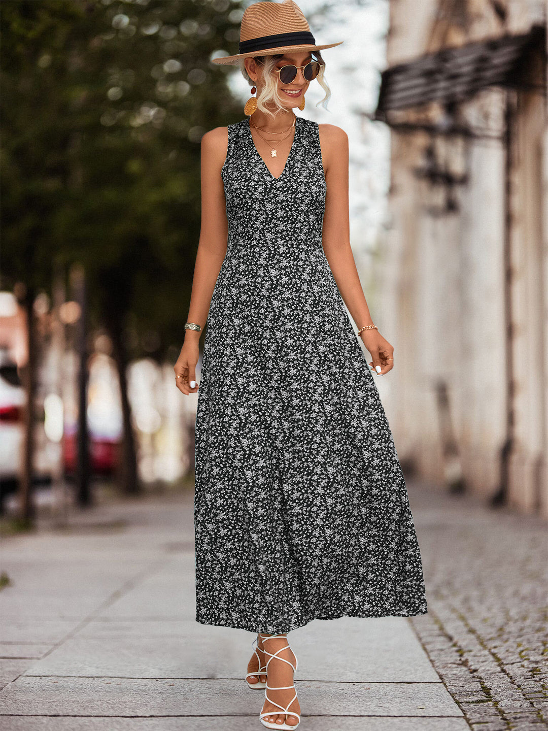 Damen Maxikleid mit floralem V-Ausschnitt und schwingendem Rock R&B