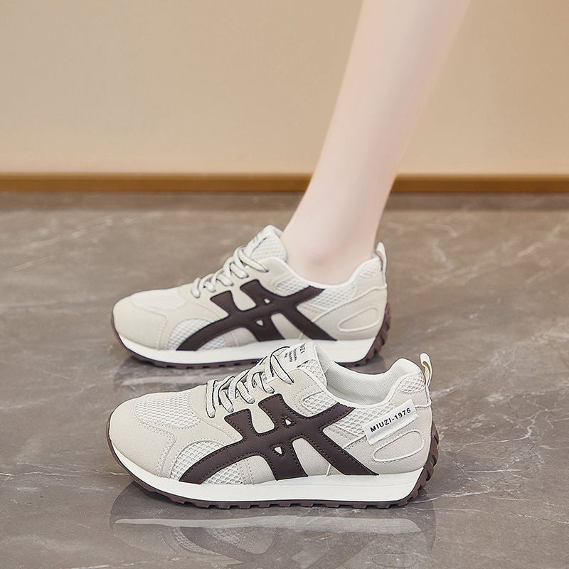 Damen Sportliche Sneaker mit atmungsaktiven Mesh-Einsätzen und verstärktem Fußbett R&B