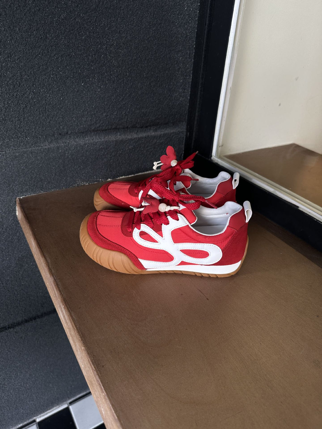 Damen Sportliche Sneakers mit hochwertiger Wildleder-Oberfläche und rutschfester Sohle R&B