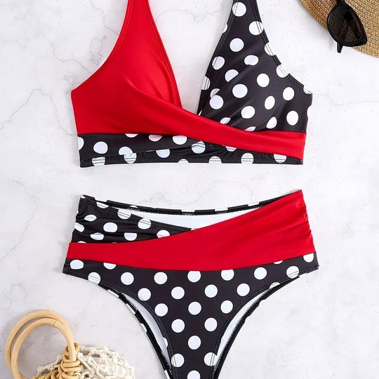 Damen Bikinimodell im modernen Wickelstil R&B