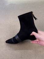 Damen Ankle Boots mit modischem Schnitt und elegantem Riemendetail