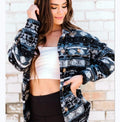 Damen Langärmlige Fleecejacke mit trendy Muster und Knopfleiste R&B
