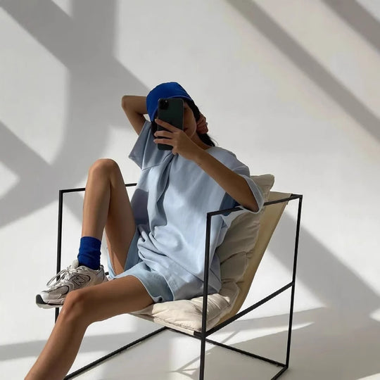 Damen sportliches Set aus lässigem T-Shirt und bequemen Shorts R&B