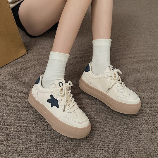 Damen Sportliche Sneakers mit verspielten Stern-Applikationen und bequemer Sohle R&B