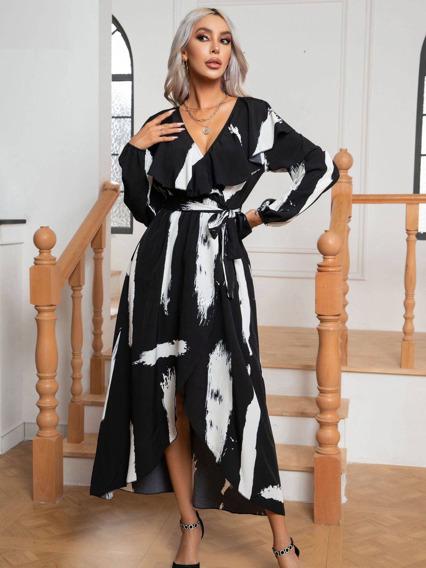 Damen Maxikleid mit asymmetrischem Saum und aufregendem Rüschendesign R&B