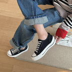 Damen Modische Sneakers im lässigen Stil mit auffälligen Schnürsenkeln
