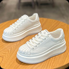 Damen Sneaker mit modischem Plateau und plissierter Vorderkappe R&B