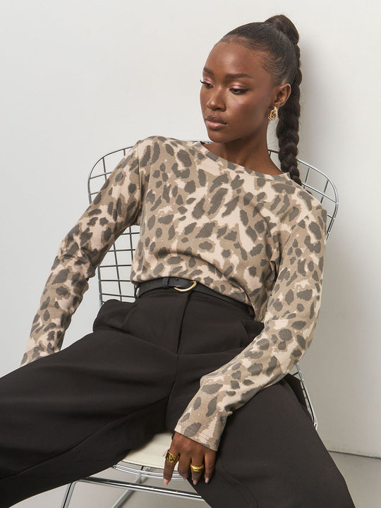 Damen Langarm-Shirt mit modernem Leo-Print und weichem Griff R&B