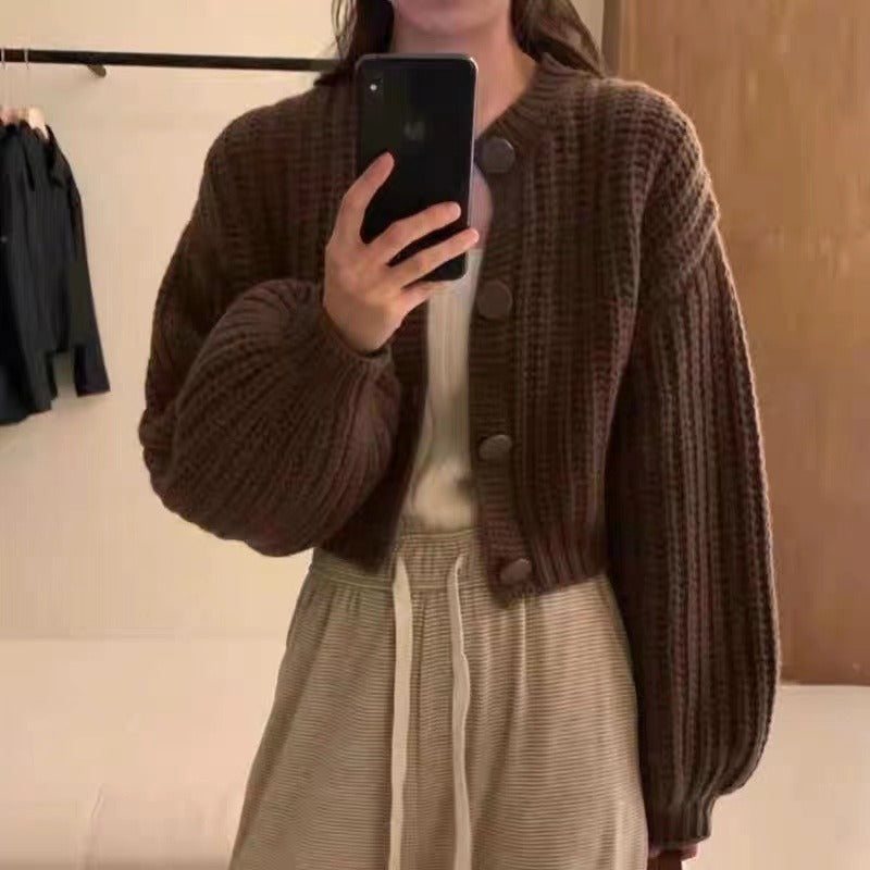 Damen Grobstrickcardigan mit voluminösen Ärmeln und großen Knöpfen R&B