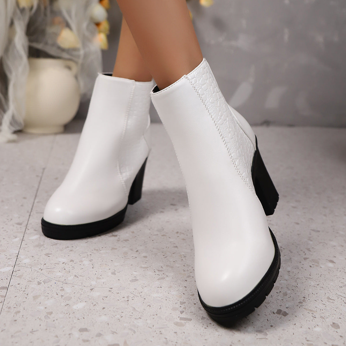 Damen Stilvolle Stiefeletten mit Komfort-Fußbett und modernem Riemen