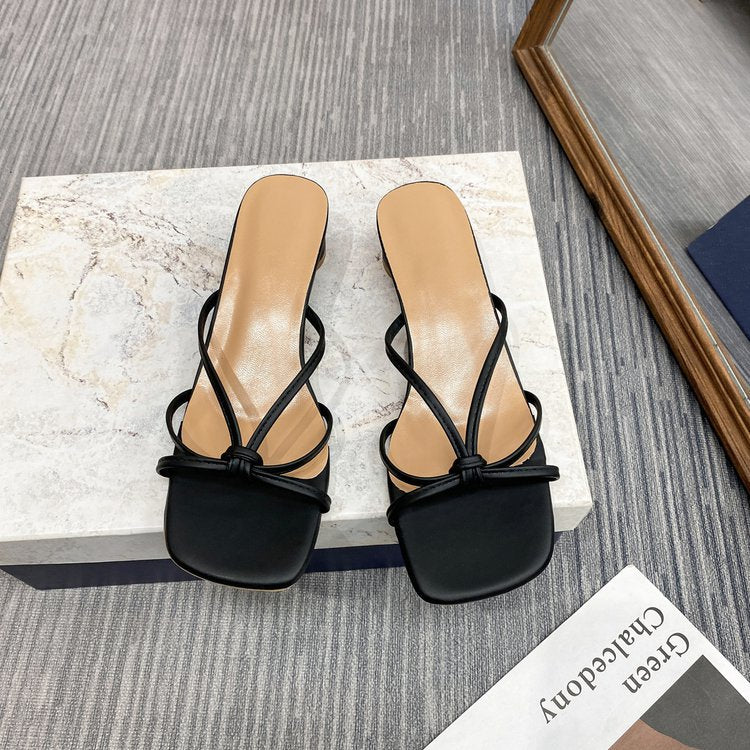 Damen elegante Sandaletten mit metallisch glänzendem Obermaterial und quadratischer Spitze R&B