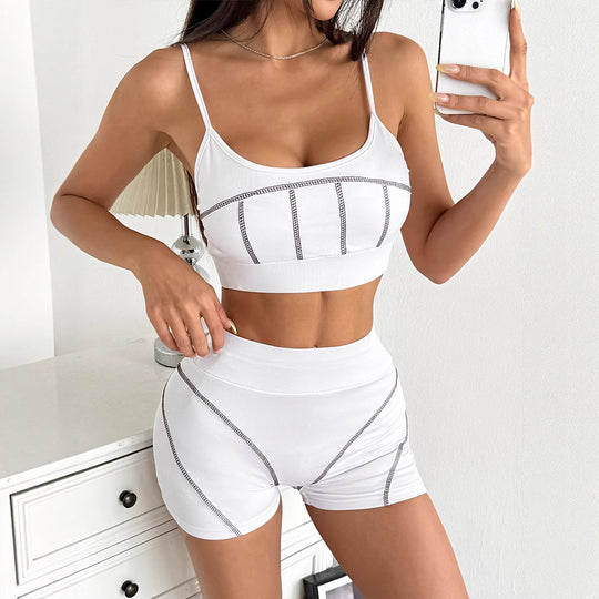 Damen Sportliches Set mit Crop-Top und Shorts R&B