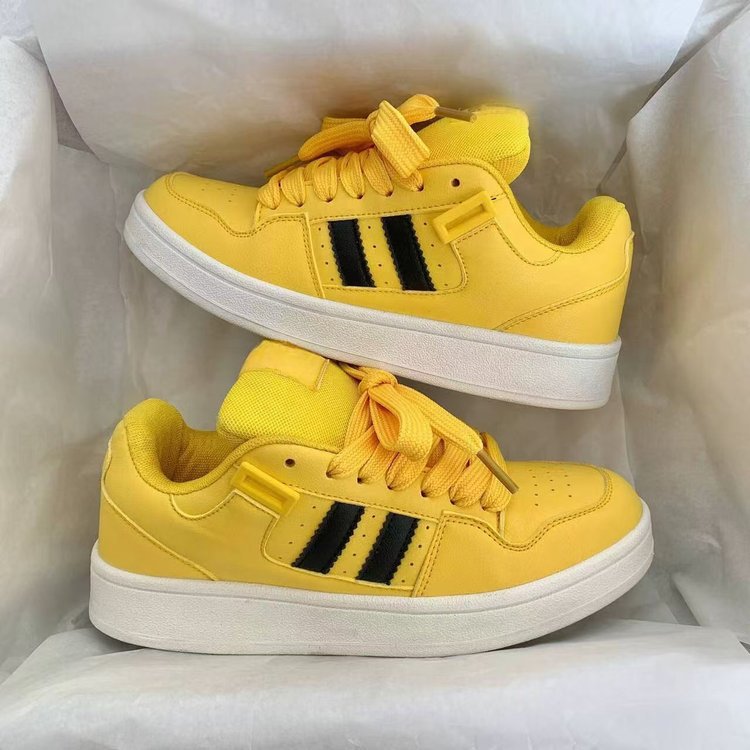 Damen Sportliche Freizeitsneaker mit markantem Obermaterial und innovativem Schnürsystem R&B