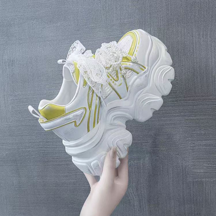 Damen Sportliche Plateau-Sneaker mit dekorativer Schnürung