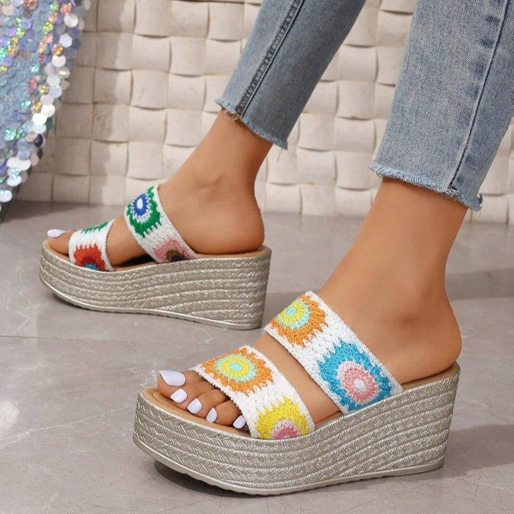 Damen Hochwertige Plateau-Sandalen mit buntem Stickdesign und komfortablem Fußbett R&B